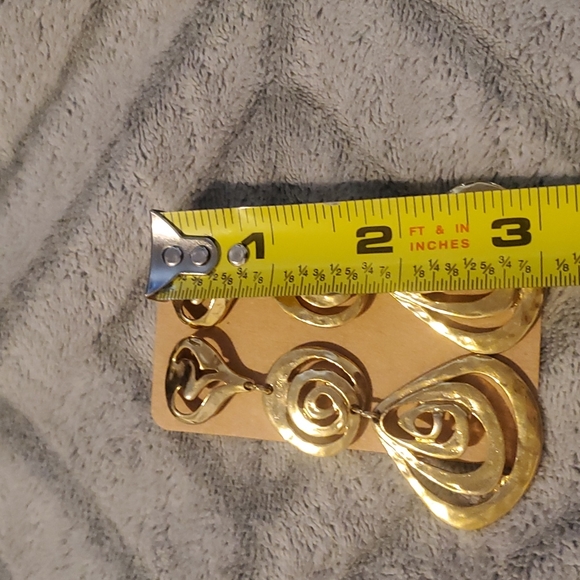 GOLD-TONE SQUIGGLY DANGLE EARRINGS - Picture 5 of 9